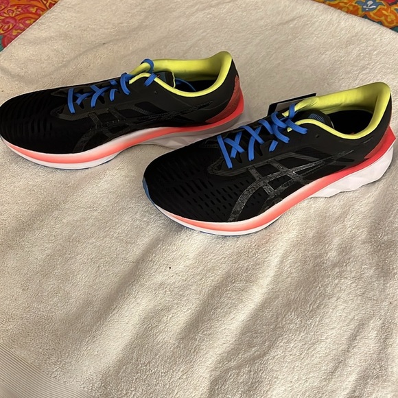 ASICS Women’s Black Athletic running Shoes - Picture 2 of 7